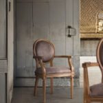 Madalyon Kolçaklı Ahşap Klasik Sandalye